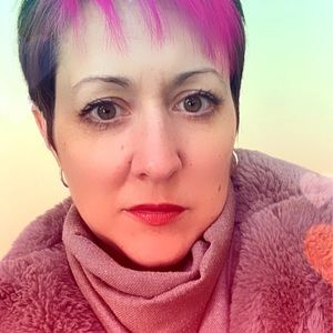 Meet your Posher, Leslie